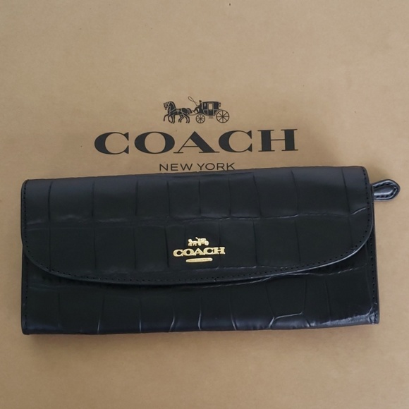 COACH • Croc Soft Wallet - Picture 4 of 8